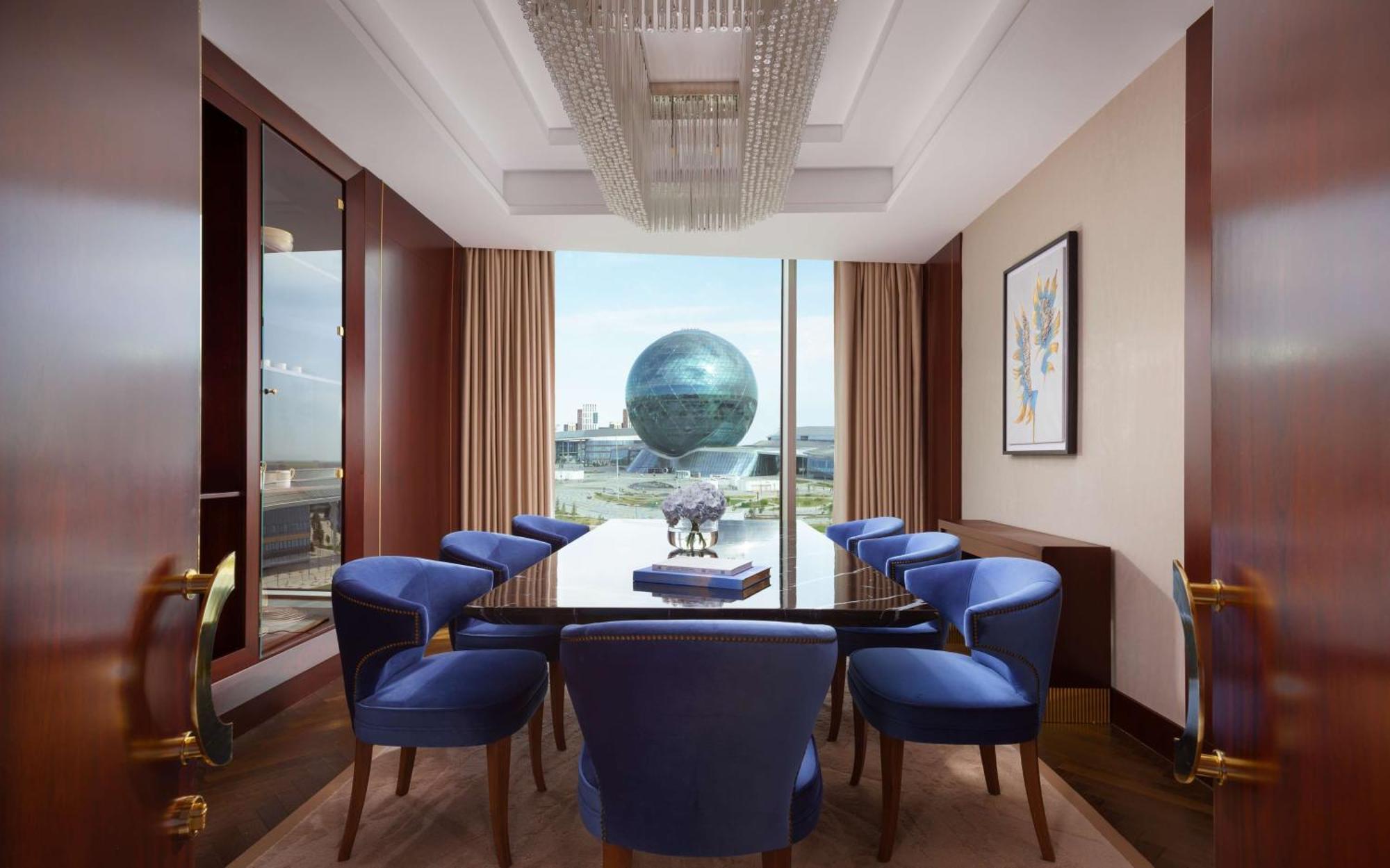 Hilton Astana Hotel Exterior photo