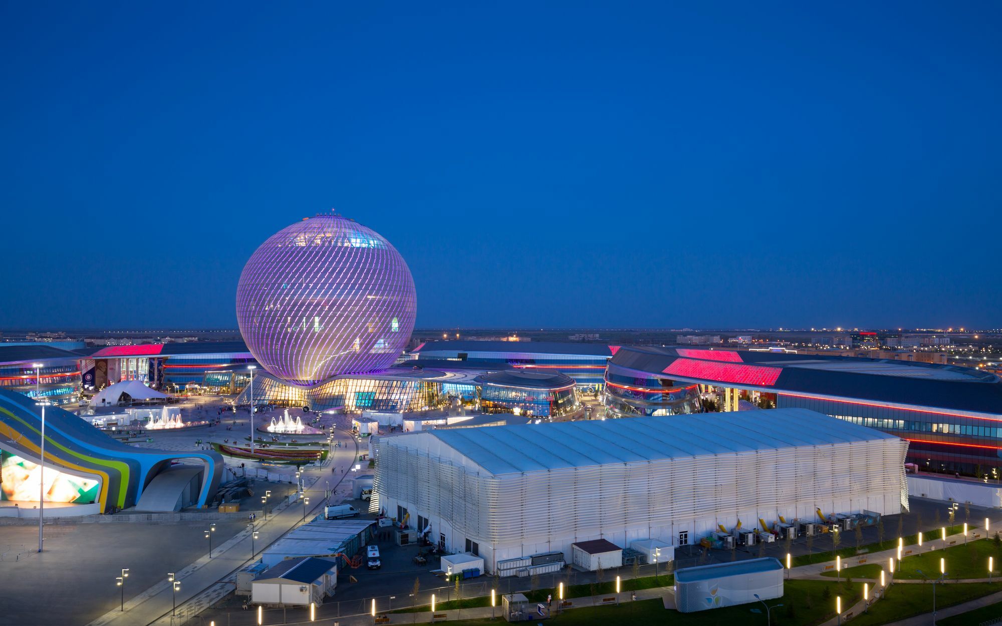 Hilton Astana Hotel Exterior photo The Expo 2010